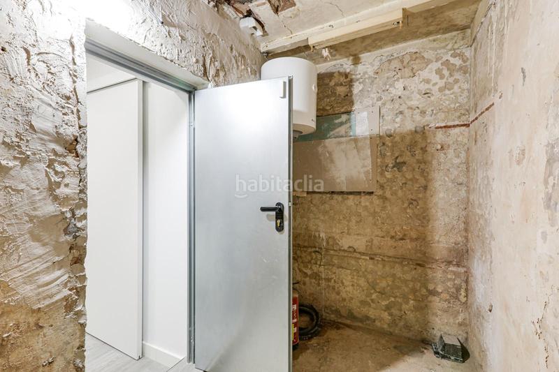 Foto 2b7c410a-cfab-435c-a925-43bb0e34b0f8. Local comercial a L´Antiga Esquerra de l´Eixample Barcelona