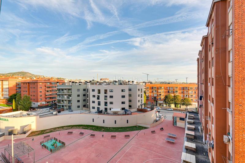 Foto 638412f0-adc8-4233-838f-18121a2ef647. Piso  luminoso con ascensor en Roses-Castellbell Sant Feliu de Llobregat