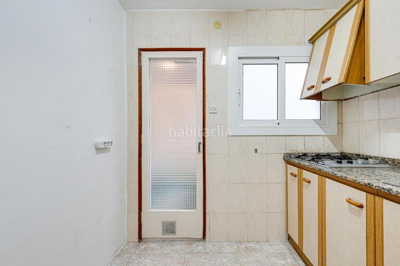 Foto 6c51bcfe-4b96-43d8-9c24-613dfe4b82e0. Piso  luminoso con ascensor en Roses-Castellbell Sant Feliu de Llobregat