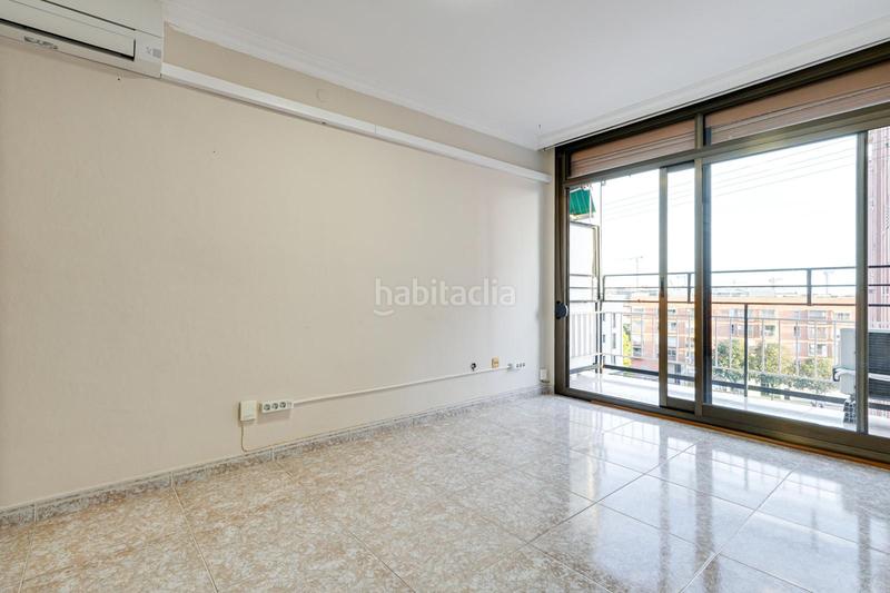 Foto a896a697-6801-4f36-8bfd-f3ea85e09162. Piso  luminoso con ascensor en Roses-Castellbell Sant Feliu de Llobregat