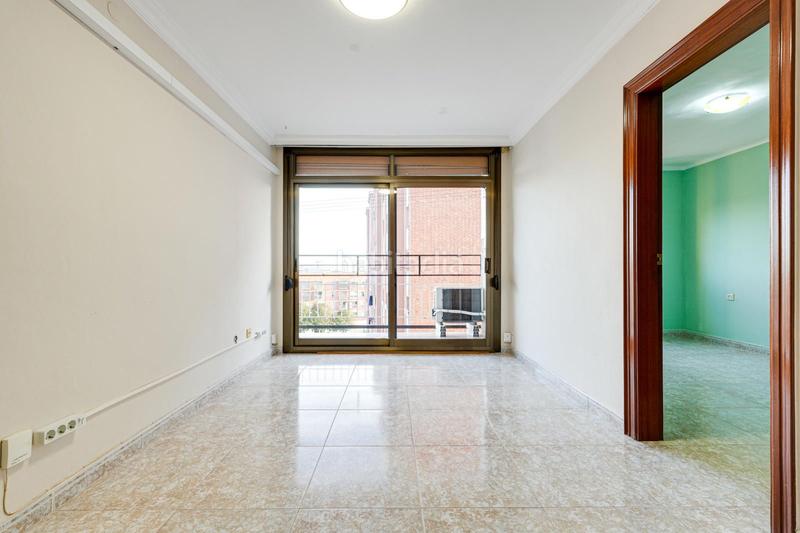 Foto d25286ab-d5d3-4da9-a746-b84ff6134b41. Piso  luminoso con ascensor en Roses-Castellbell Sant Feliu de Llobregat