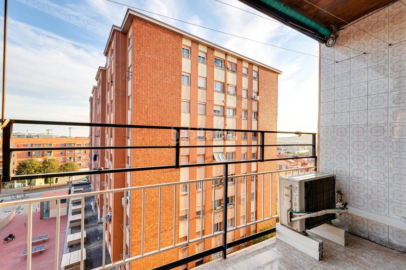 Foto f142df30-1c6d-4eec-aced-4d4da59df6a0. Piso  luminoso con ascensor en Roses-Castellbell Sant Feliu de Llobregat