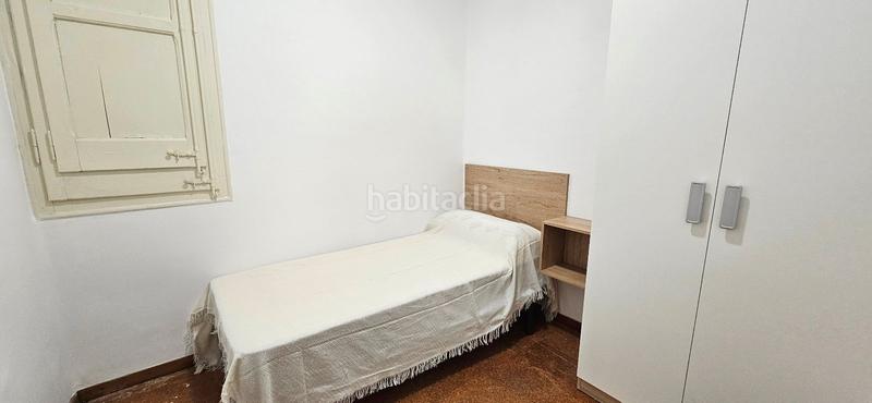 Foto 1b848a68-811b-4220-b3be-2ce625a25e74. Alquiler piso guilleries plaça del diamant en Vila de Gràcia Barcelona