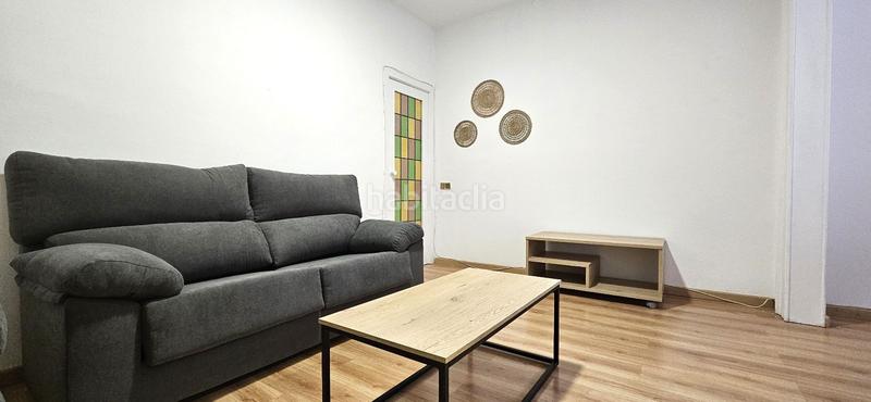 Foto d659d262-8e5d-4358-ae65-6063c085ab08. Alquiler piso guilleries plaça del diamant en Vila de Gràcia Barcelona