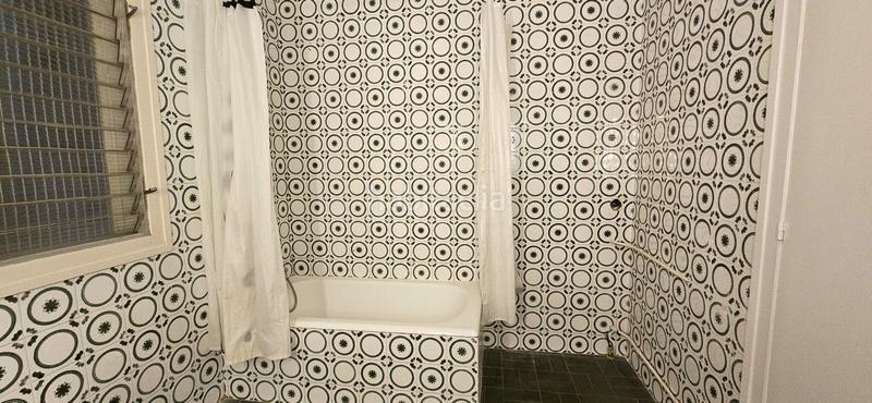 Foto e400b5c3-c3f7-4a80-901c-313a67be6ba1. Alquiler piso guilleries plaça del diamant en Vila de Gràcia Barcelona