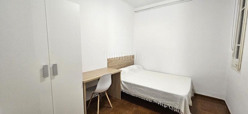 Foto f6928200-9065-471b-8545-e8aaf83891c4. Alquiler piso guilleries plaça del diamant en Vila de Gràcia Barcelona