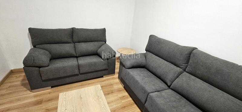 Foto f9975f59-32b1-4aa8-a530-35723c43a892. Alquiler piso guilleries plaça del diamant en Vila de Gràcia Barcelona