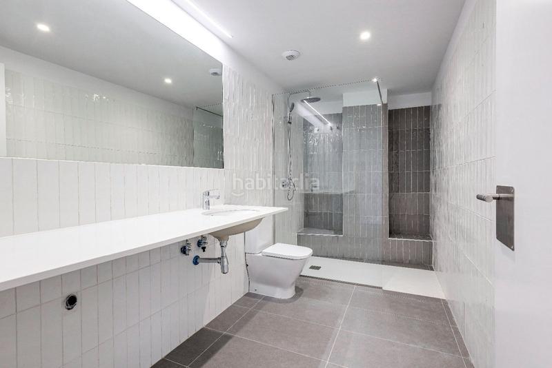 Foto e7ffc6ba-2967-403c-8a36-4dc69829976e. Rent flat with heating in Sants Barcelona