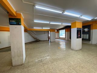 Lloguer Local Comercial  Josep ricart, 3. Josep ricart  santiago rusiñol