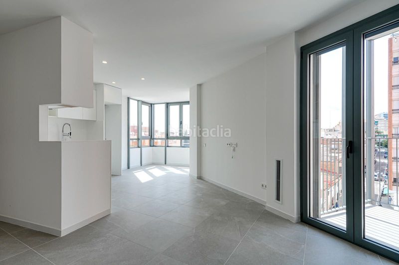 Foto 56a46445-f548-4091-a2d3-4c03753d803a. Piso riera de la creu 54 3º1ª en Centre Hospitalet de Llobregat (L´)