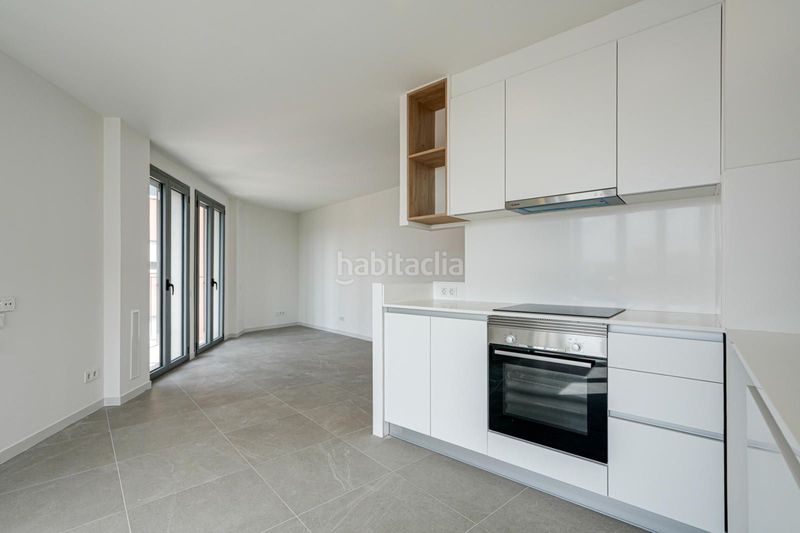 Foto c7c11338-55d5-4abb-8344-9b51a9bda050. Piso riera de la creu 54 3º1ª en Centre Hospitalet de Llobregat (L´)