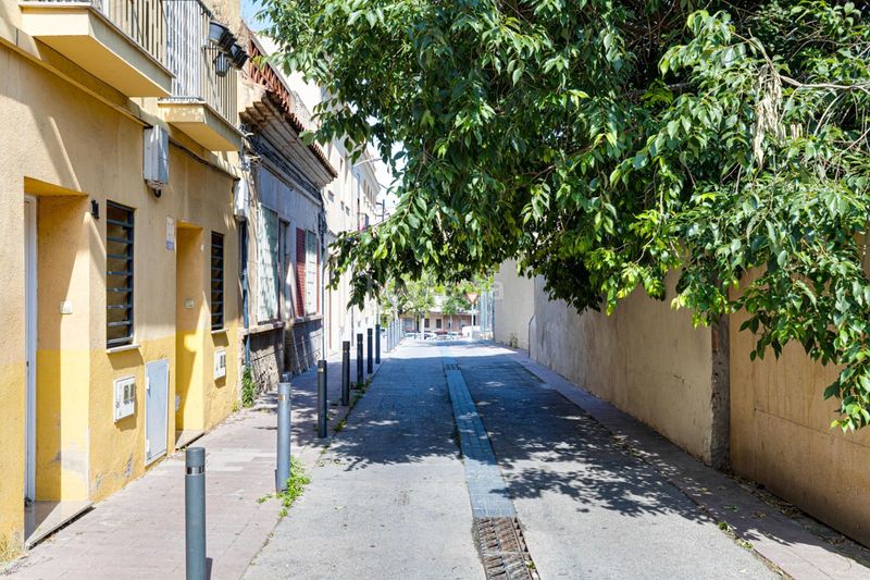 Foto c9fceb11-eb97-44f2-be8a-fe9167598aa8. Edifici a Safaretjos Santa Coloma de Gramenet