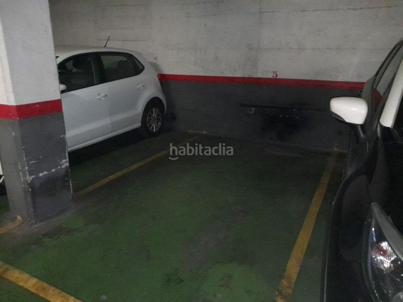 Foto b6e6e2a3-ad1e-4a15-bed8-6c0b6cae4643. Aparcament cotxe a bonsoms 30 a Sants-Badal Barcelona