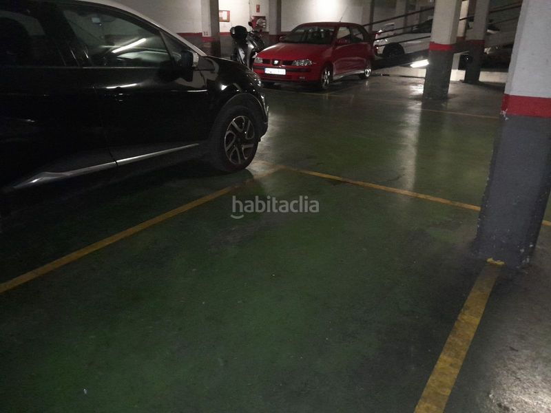 Foto ebb0fe40-70a8-4e2b-9672-49e21cdfa0dd. Aparcament cotxe a bonsoms 30 a Sants-Badal Barcelona