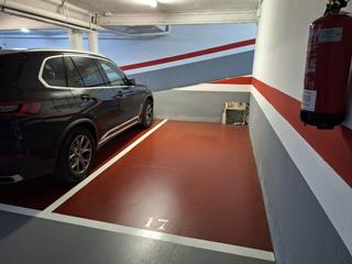Car parking in Viladomat 209