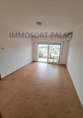 Pis a Palau-solit i Plegamans. Piso + jardin privado independiente + plaza de parquing exterior