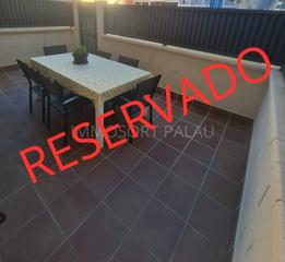 Planta baixa a Palau-solità i Plegamans. Planta baja en palau con piscina comunitaria y parquin