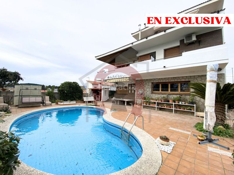 Foto 46a0fac7-13af-4243-b215-e6711f94aece. Casa amb aparcament piscina a Palau-solità i Plegamans