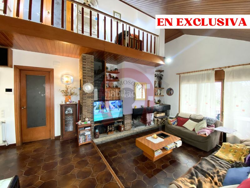Foto b93a43d8-59bd-42de-a4b3-971374fee80f. Casa amb aparcament piscina a Palau-solità i Plegamans