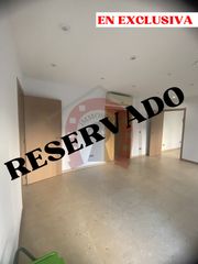 Appartamento in Carrer de barcelona 33. Local comercial en plano centro de palau
