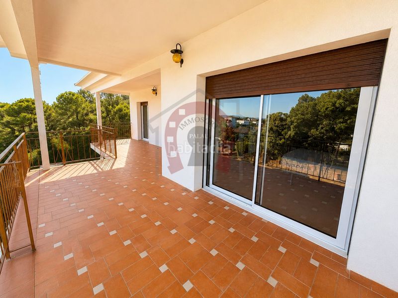 Foto 537d969c-7b3c-4682-bc27-73c2d3732324. Xalet amb xemeneia aparcament piscina a Lliçà d´Amunt