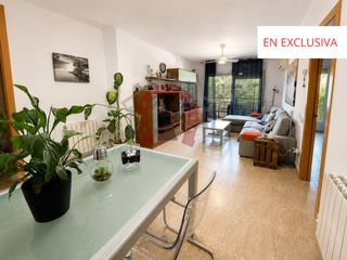 Pis a Palau-solità i Plegamans. Piso céntrico en palau con plaza de parquin
