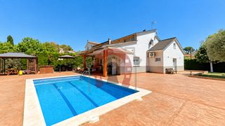 Xalet a Lliçà d´Amunt. Chalet con doble parcela y piscina muy cerca de palau de plegama