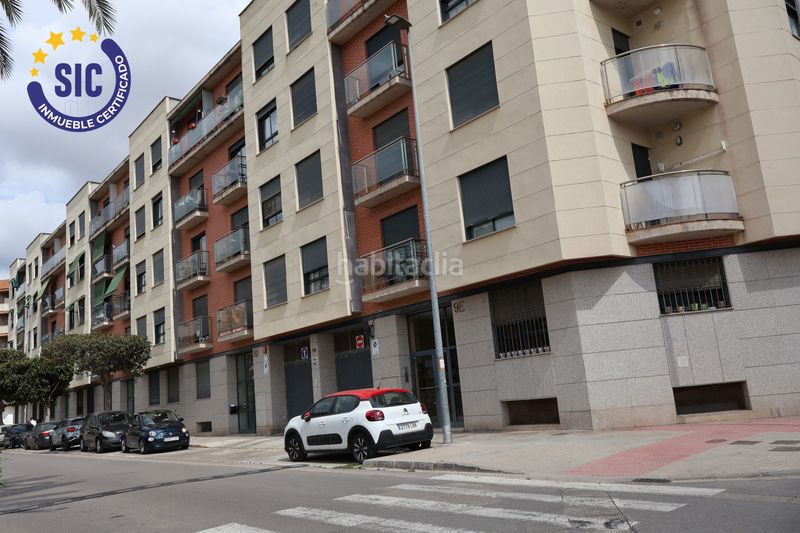 Foto 5c10bf9d-9861-423f-b09d-8f9b7eeb34b2. Pis amb aparcament a Parc Central Torrent