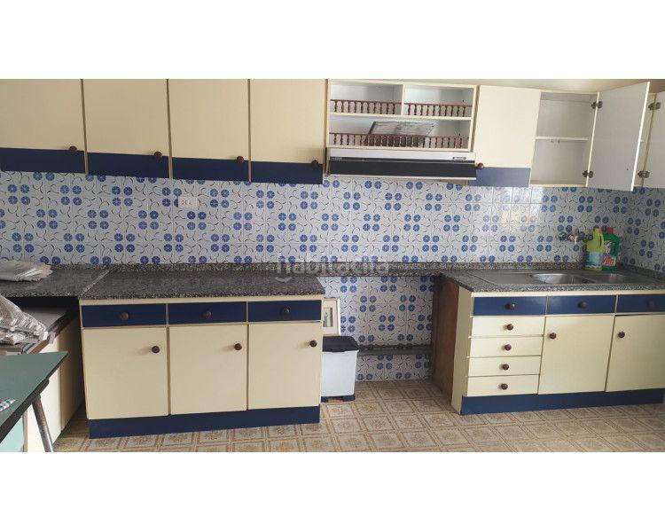 Foto bfc7d9b0-9e98-49f4-8ca3-bc46e4e90664. Edifici a Carballo