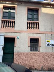 Casa a Rúa lagoa 4. Casa para reformar en a lagoa con terreno.