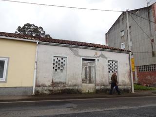 Casa  Avenida da milagrosa 43. Casa para reformar en carballo