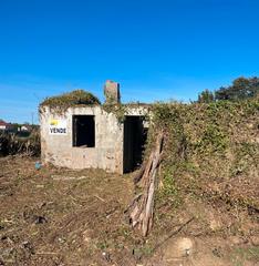 Casa en Lugar charrua 12. Casa para restaurar con amplia finca en bertoa