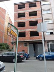 Edificio  Rúa río anllóns 36. Edificio de 4 plantas en carballo para reformar