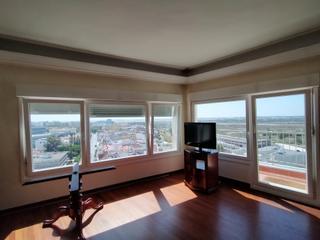 Location Appartement à Plaza del punto 4. Espectacular piso en la última planta de uno de los edificios má