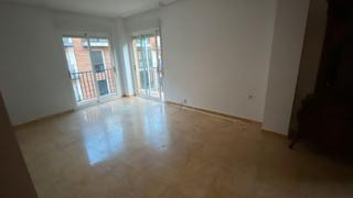 Affitto Appartamento in Centro. Bonito piso sin amueblar próximo al centro