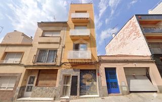 Triplex  Watt. Triplex con terraza en can aurell  terrassa