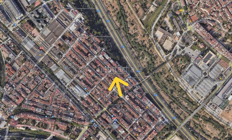 Foto cc8a4a7b-2ff6-4409-8571-1fc0d0ccac87. Parking voiture dans Pont Vell Ripollet