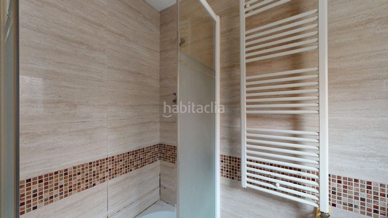 Foto b6cb56b0-1c1e-4345-8120-1e122bbf9d46. Casa amb aparcament a Torre Baró Barcelona
