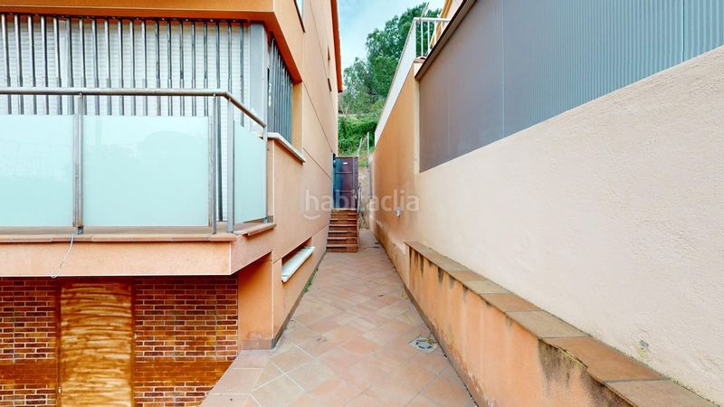 Foto cb829111-8b2e-438c-905b-0d8844c60f5a. Casa amb aparcament a Torre Baró Barcelona