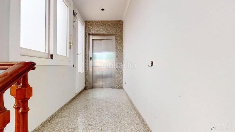 Foto 84417bf9-14d0-4930-be96-ccb90d6b6fc5. Edifici a Centre Sabadell