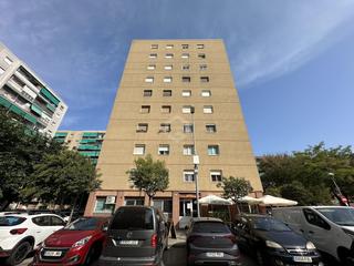Piso  Pintor fortuny. Piso de 4 habitaciones en la llagosta  barcelona