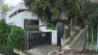 Maison  Escales de bellavistga. Chalet en passatge de bellavista  barcelona