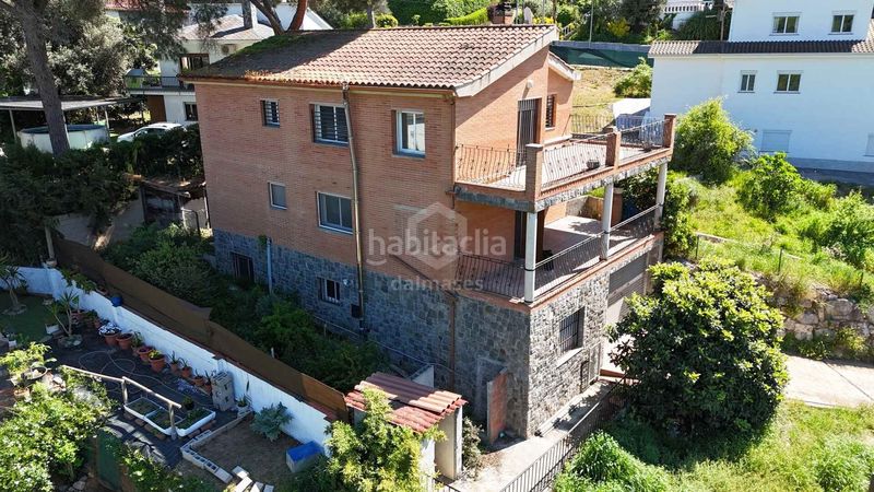 Foto 0a1ed0f3-7f09-46f5-9223-98e62d657177. Casa amb aparcament a Llinars del Vallès