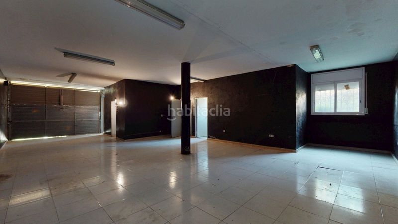 Foto 9cceef4f-3700-4840-8bf9-28c2f0947478. Casa amb aparcament a Llinars del Vallès