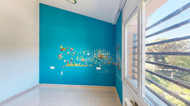 Foto c5927811-364b-41fd-9dc3-7a87d3518e51. Casa amb aparcament a Llinars del Vallès