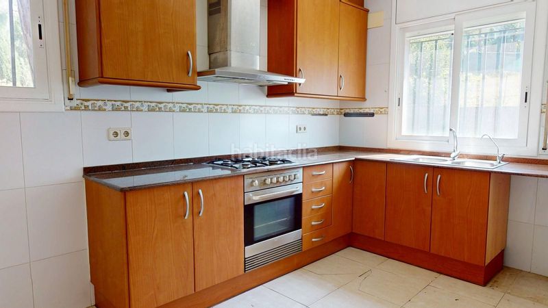 Foto e71426c4-cf0f-4e54-b54c-cc24e26552ef. Casa amb aparcament a Llinars del Vallès