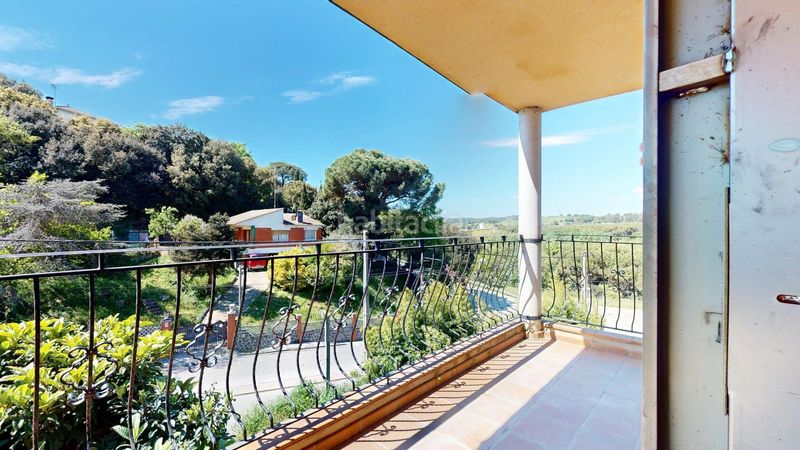 Foto ff73833a-0048-42d3-bfba-b576fac5dfc6. Casa amb aparcament a Llinars del Vallès