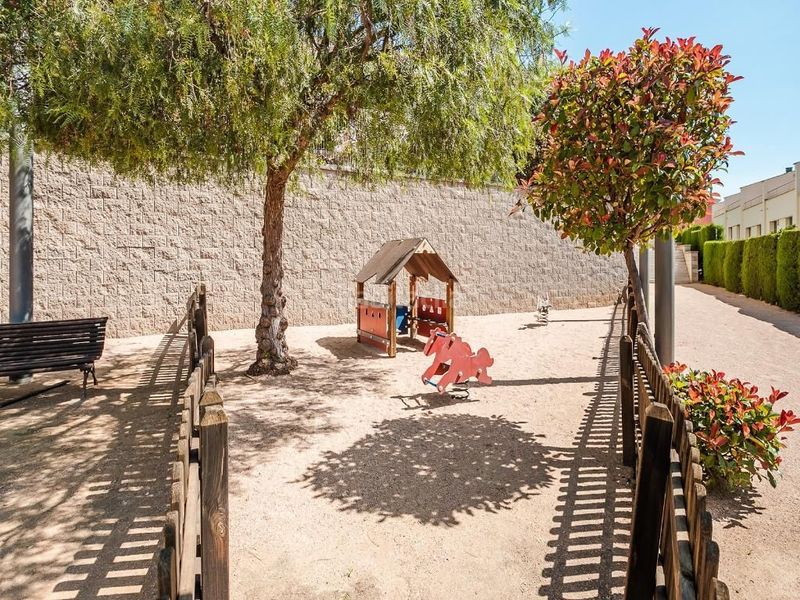 Foto 8f554c47-4a1f-46fd-8c97-e5784feda237. Casa adossada amb calefacció aparcament piscina a Sant Andreu de Llavaneres