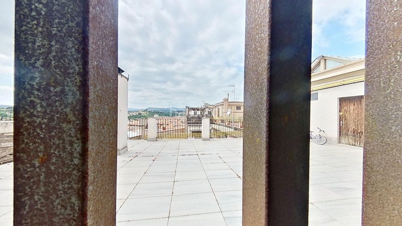 Foto f2dabefb-9856-4388-9a38-0a7dbaeedf0c. Pis amb calefacció a Barri Antic Manresa