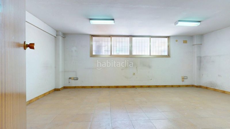 Foto fb518dea-73ab-472b-996e-e848de42b6dd. Local comercial a Centre Sant Joan Despí